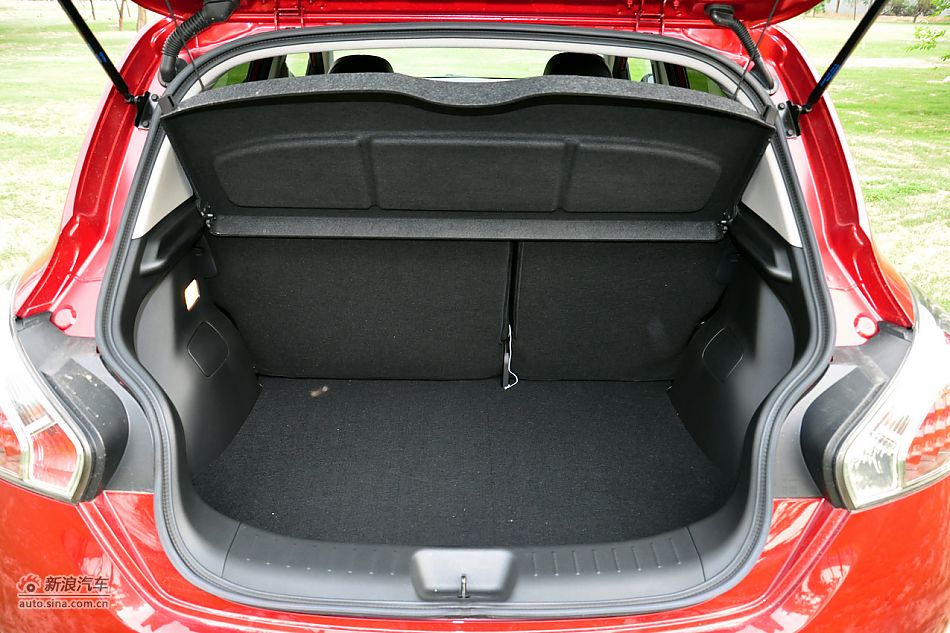 2011款骐达1.6T高清到店实拍