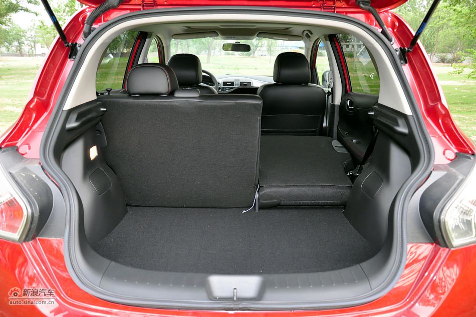 2011款骐达1.6T高清到店实拍