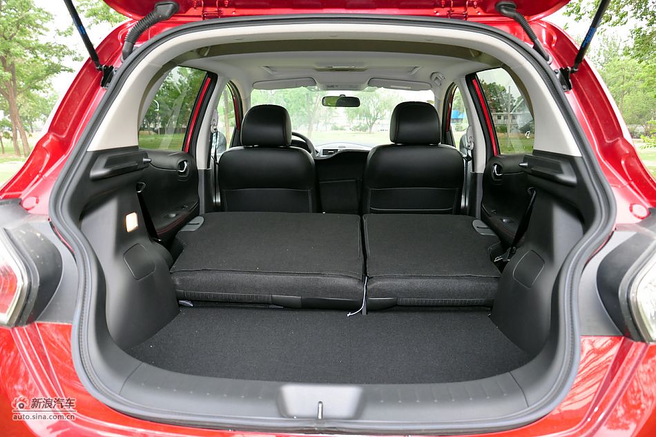 2011款骐达1.6T高清到店实拍