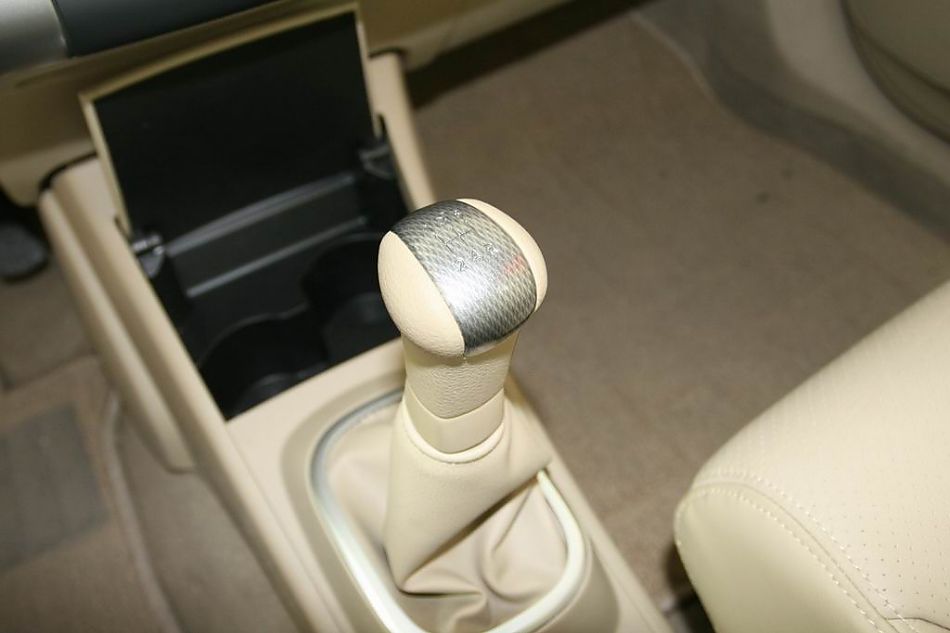 骐达内饰实拍图片