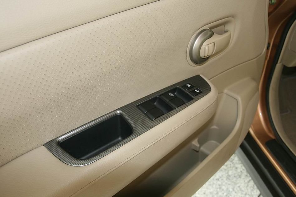 骐达内饰实拍图片