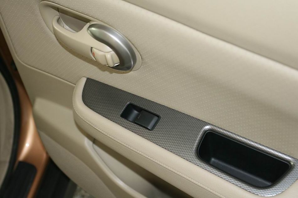 骐达内饰实拍图片