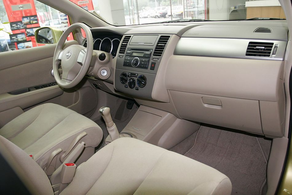 东风日产骐达内饰