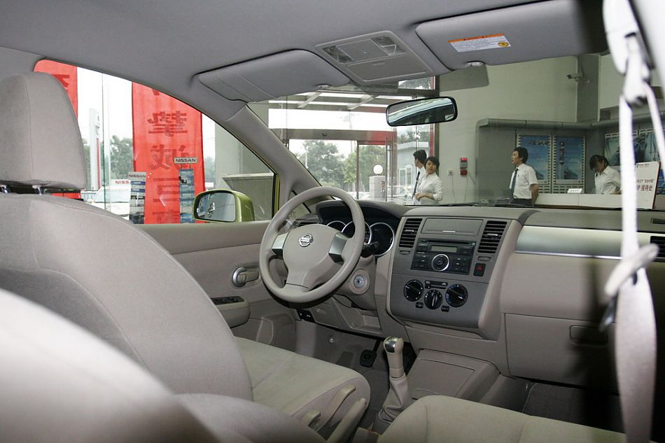 东风日产骐达内饰