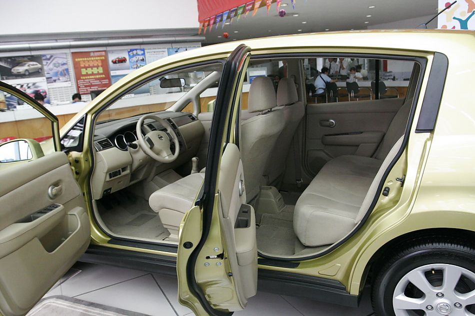 东风日产骐达内饰