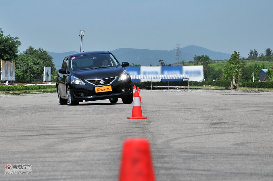 2011款骐达GTS试车动态