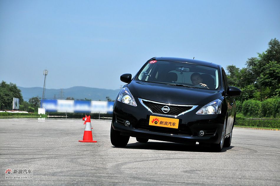 2011款骐达GTS试车动态