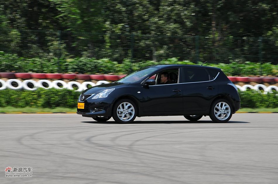 2011款骐达GTS试车动态