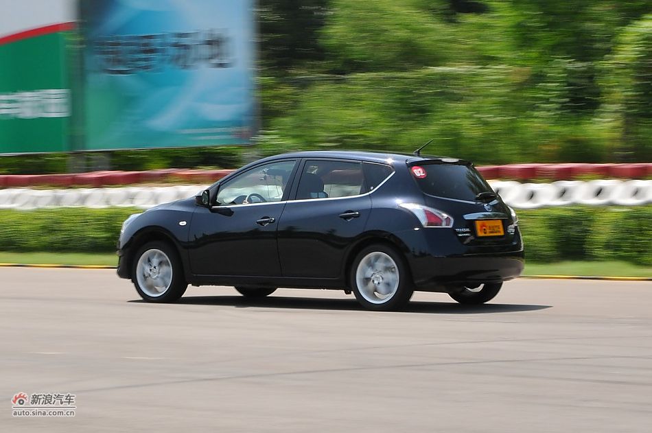 2011款骐达GTS试车动态
