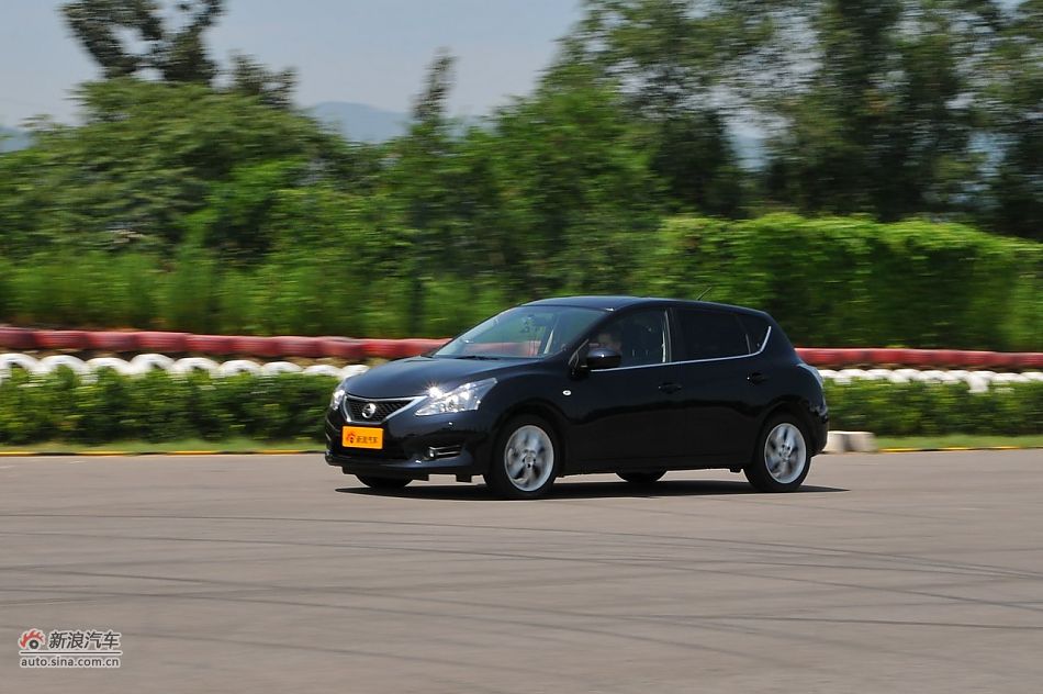 2011款骐达GTS试车动态