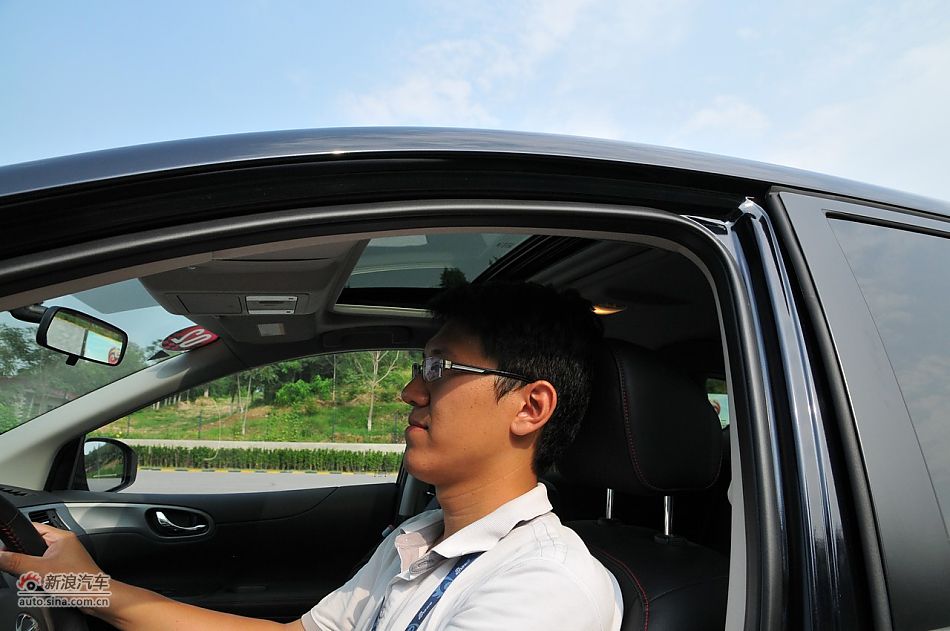 2011款骐达GTS空间演示