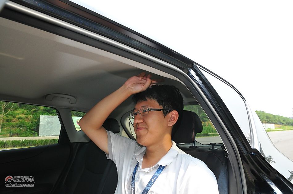 2011款骐达GTS空间演示