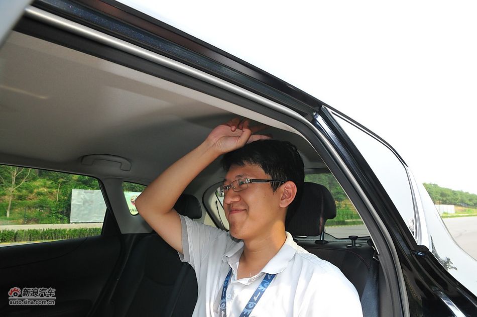 2011款骐达GTS空间演示