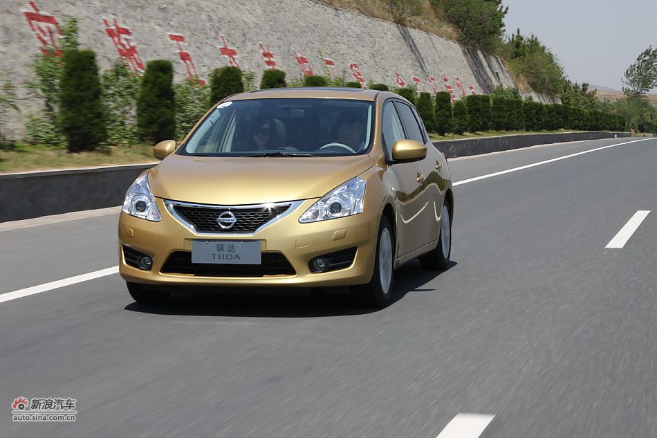 2011款骐达动态实拍