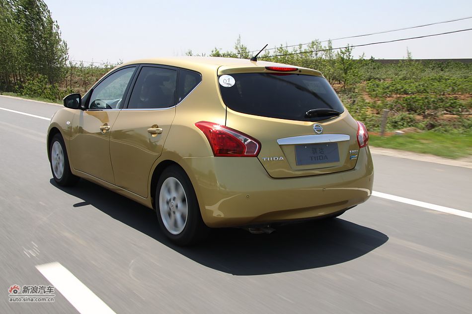 2011款骐达动态实拍