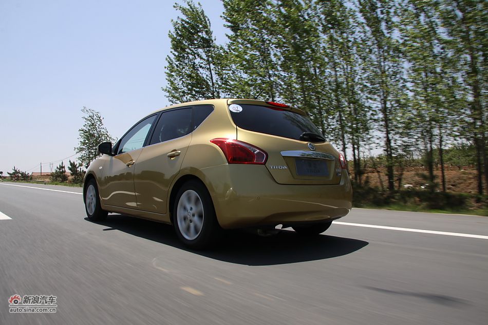 2011款骐达动态实拍