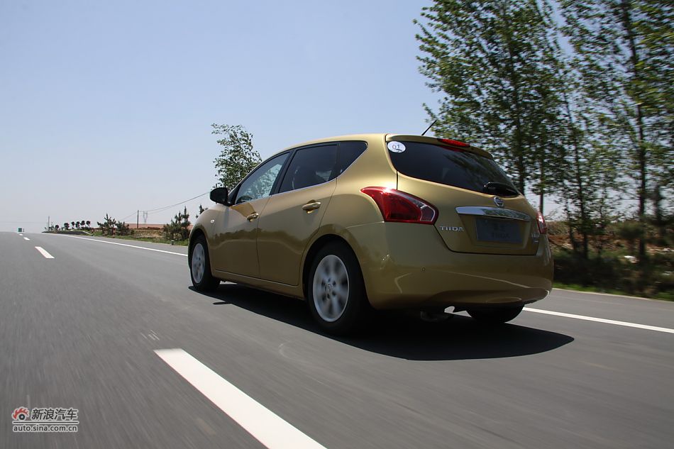 2011款骐达动态实拍