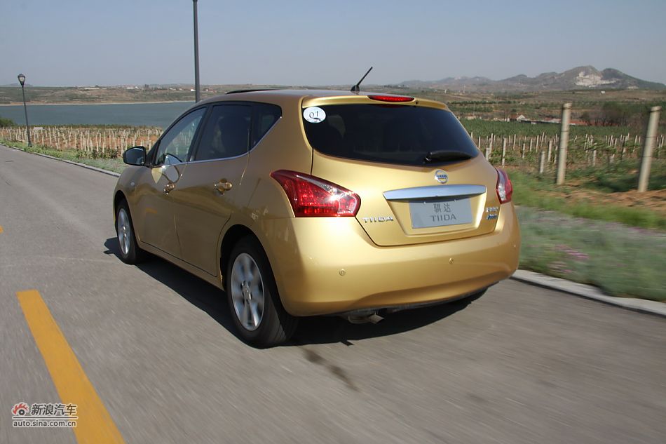 2011款骐达动态实拍