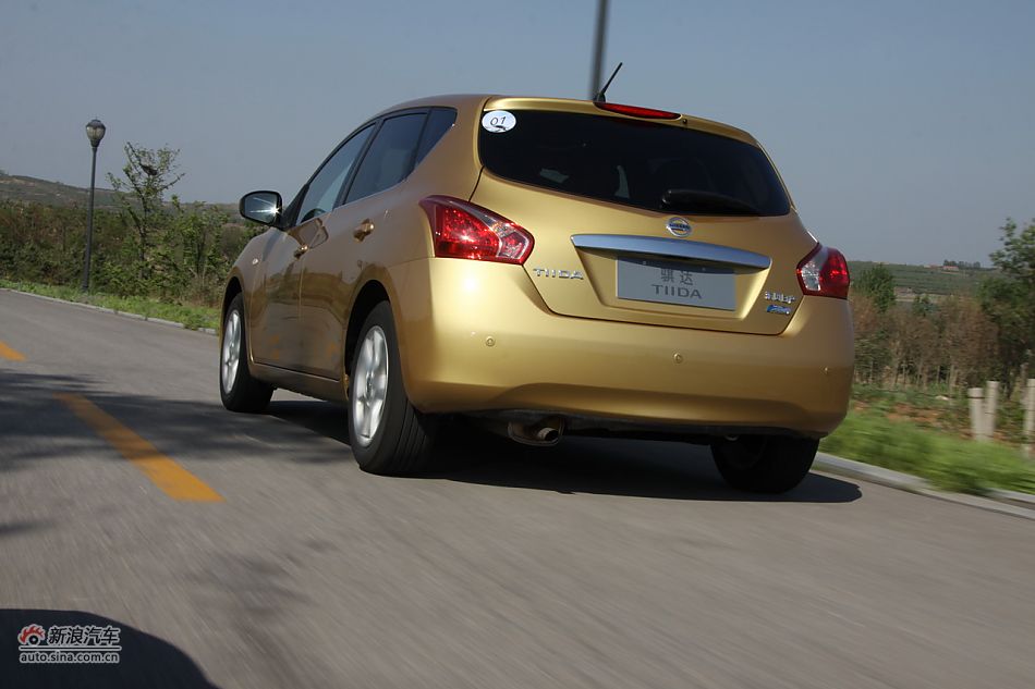 2011款骐达动态实拍