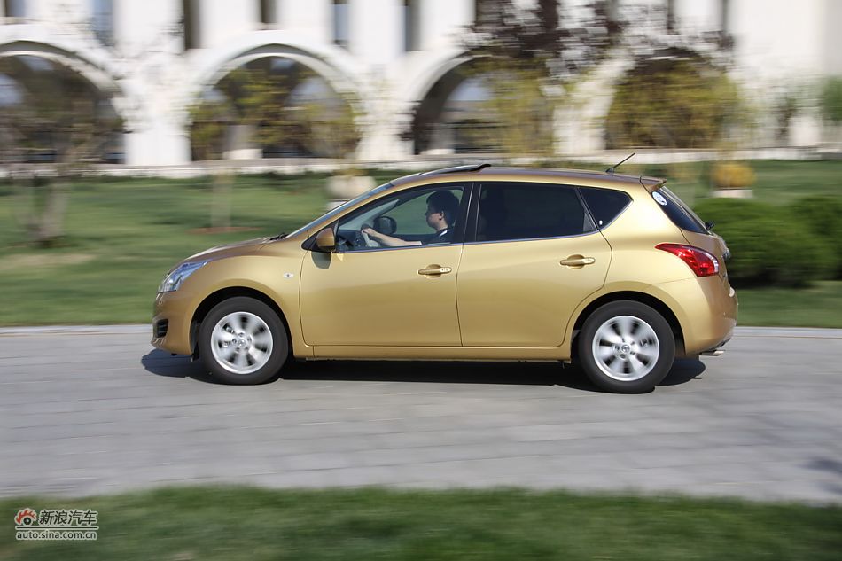 2011款骐达动态实拍