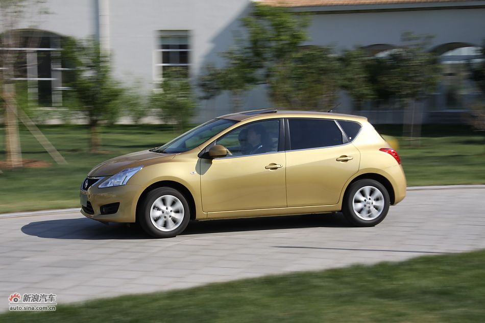 2011款骐达动态实拍