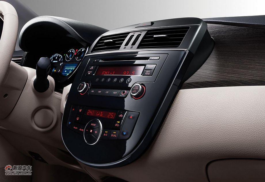 新骐达内饰与细节