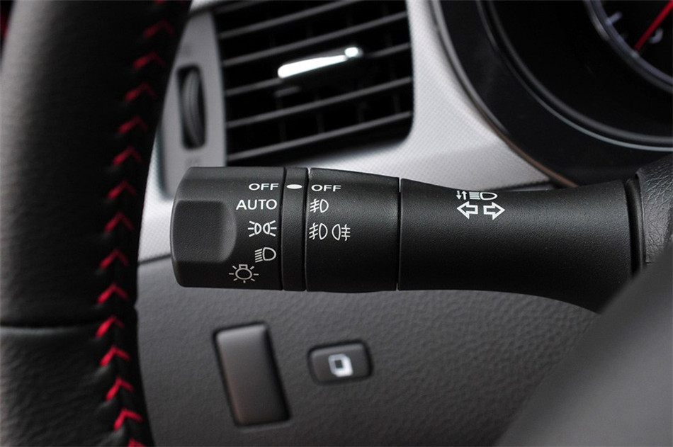 2011款 1.6T M-CVT 致酷版 内饰