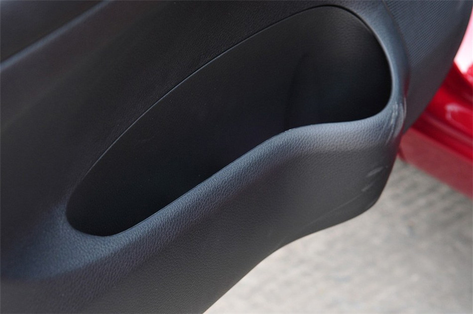 2011款 1.6T M-CVT 致酷版 座椅空间