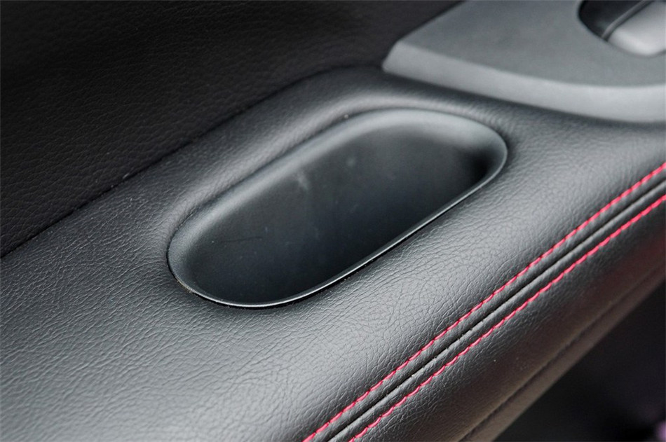 2011款 1.6T M-CVT 致酷版 座椅空间