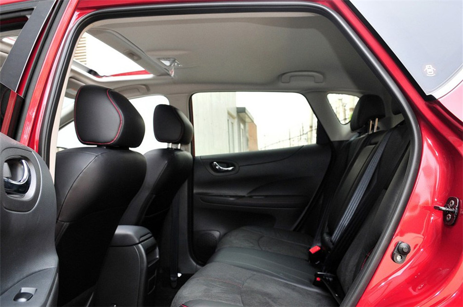 2011款 1.6T M-CVT 致酷版 座椅空间