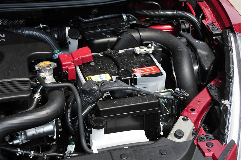 2011款 1.6T M-CVT 致酷版 引擎底盘