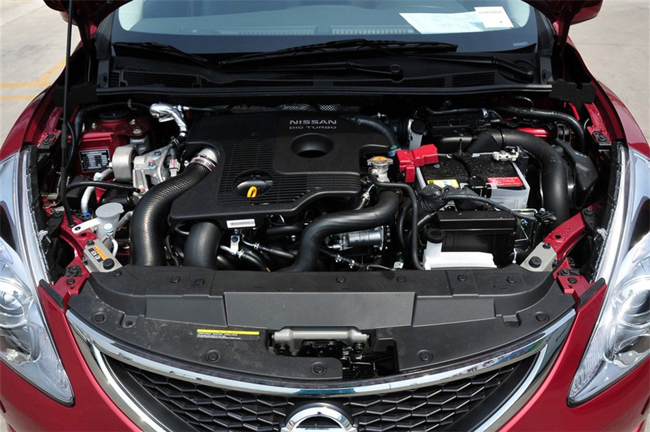 2011款 1.6T M-CVT 致酷版 引擎底盘