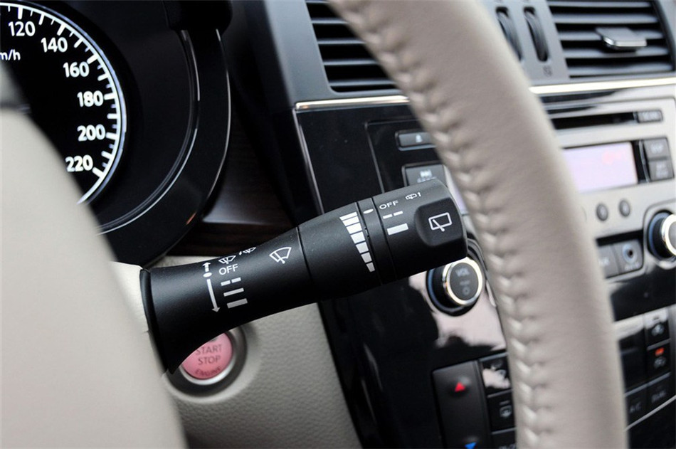 2011款 1.6L CVT 豪华型 内饰