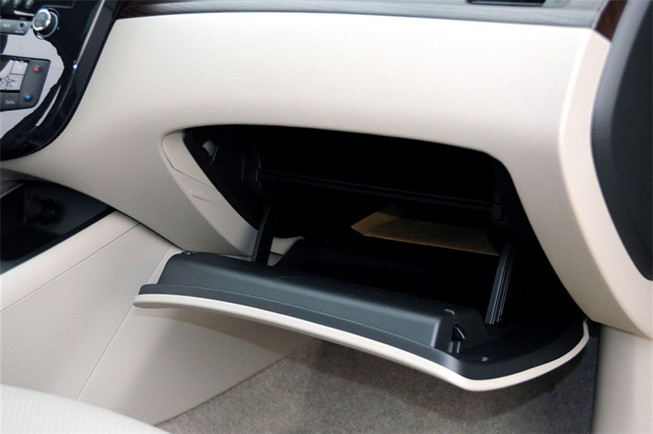 2011款 1.6L CVT 豪华型 内饰