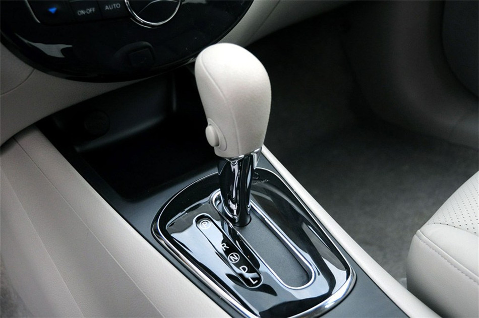 2011款 1.6L CVT 豪华型 内饰