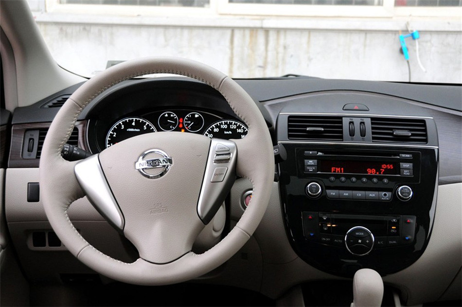 2011款 1.6L CVT 豪华型 内饰