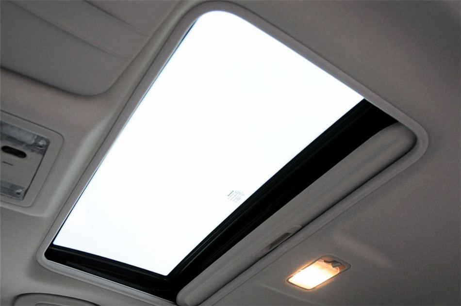 2011款 1.6L CVT 豪华型 座椅空间