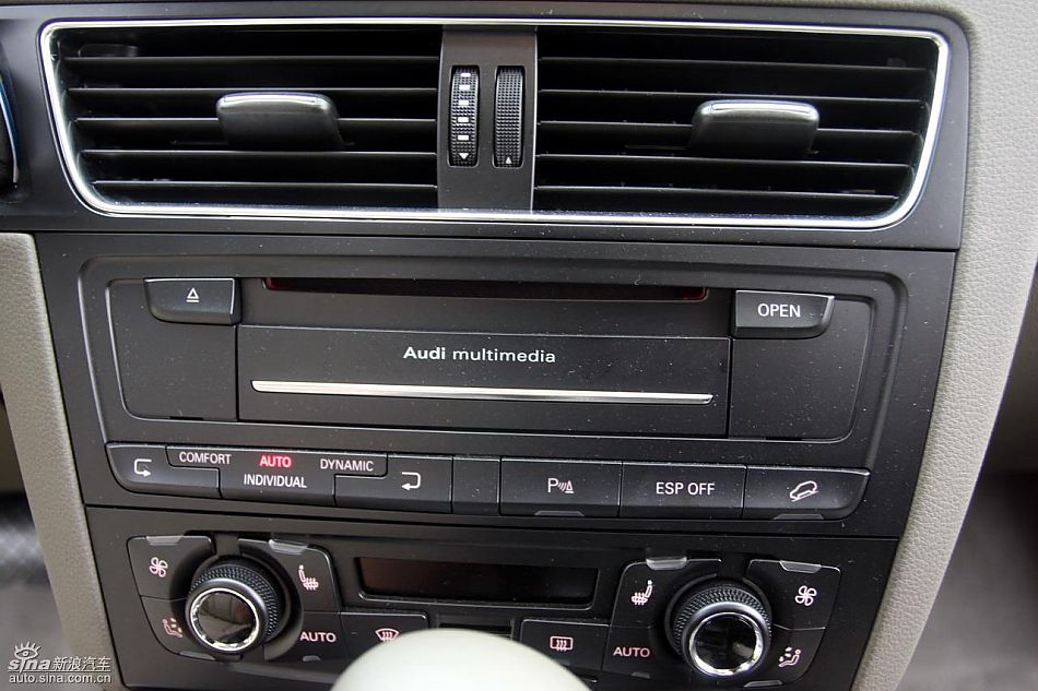 进口奥迪Q5内饰实拍图