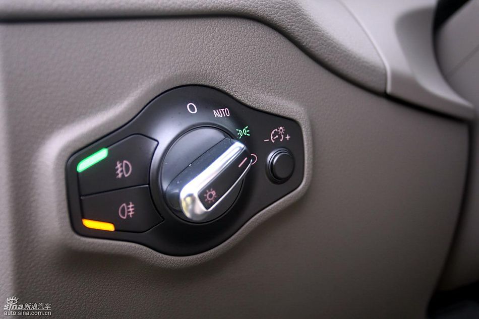 进口奥迪Q5内饰实拍图