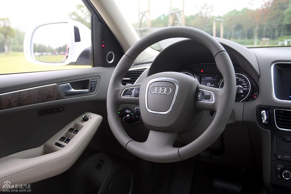 进口奥迪Q5内饰实拍图