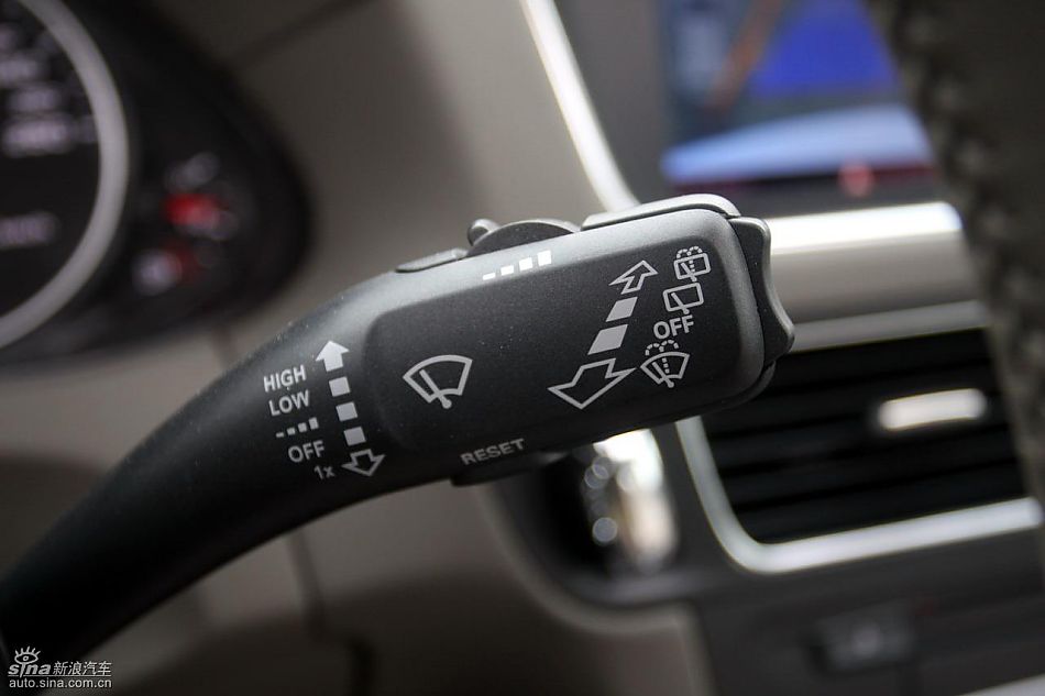 进口奥迪Q5内饰实拍图