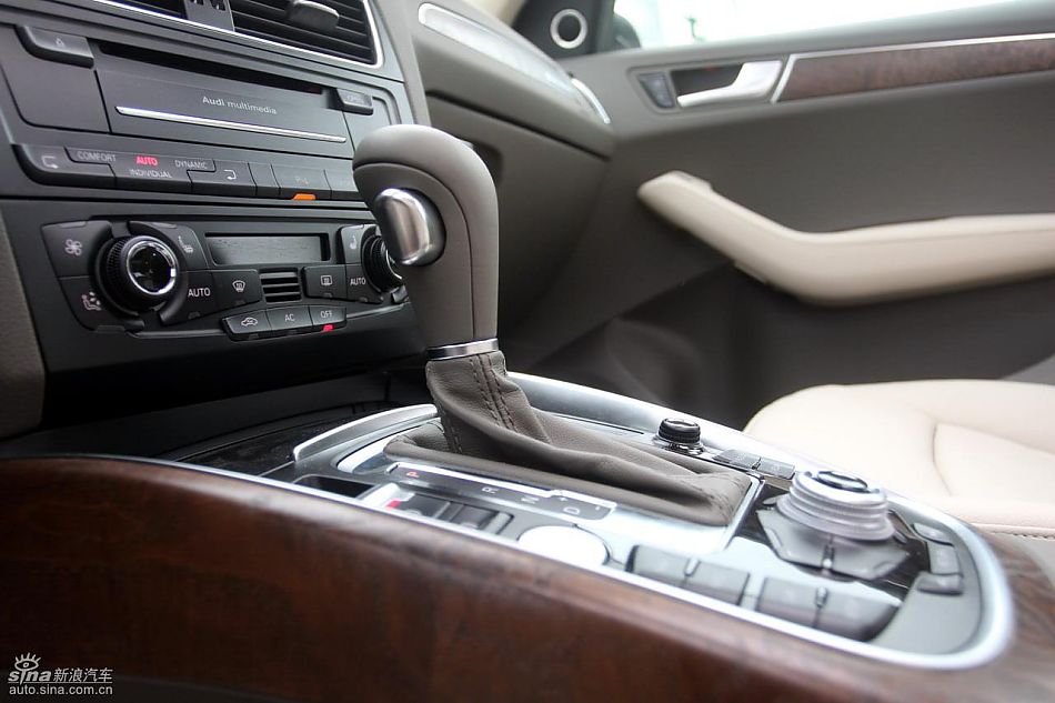进口奥迪Q5内饰实拍图