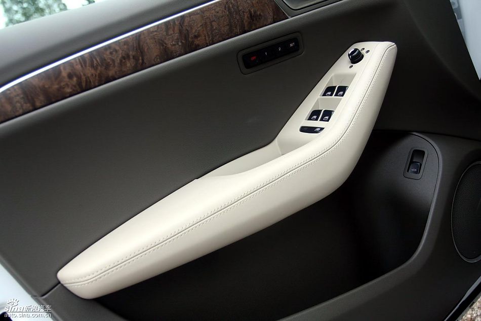进口奥迪Q5内饰实拍图