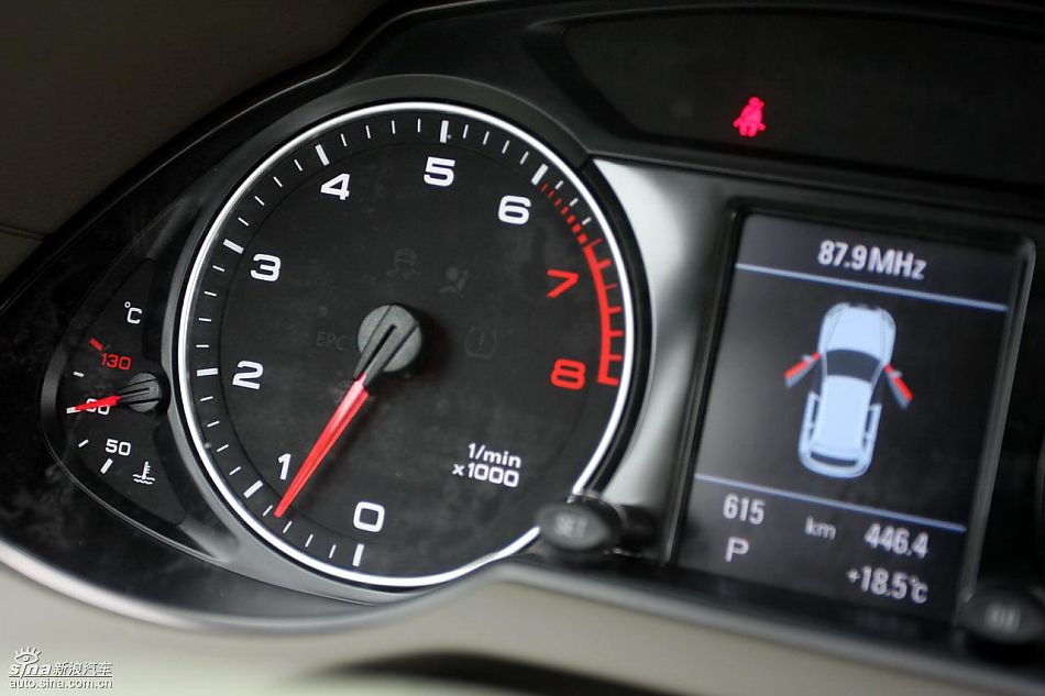 进口奥迪Q5内饰实拍图