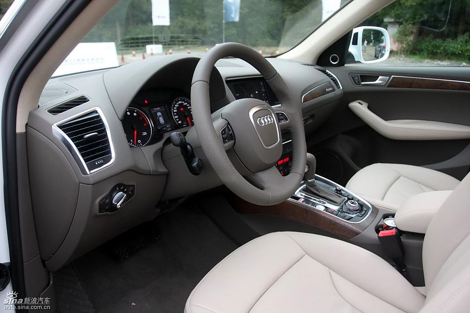 进口奥迪Q5内饰实拍图
