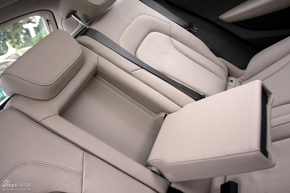 进口奥迪Q5内饰实拍图
