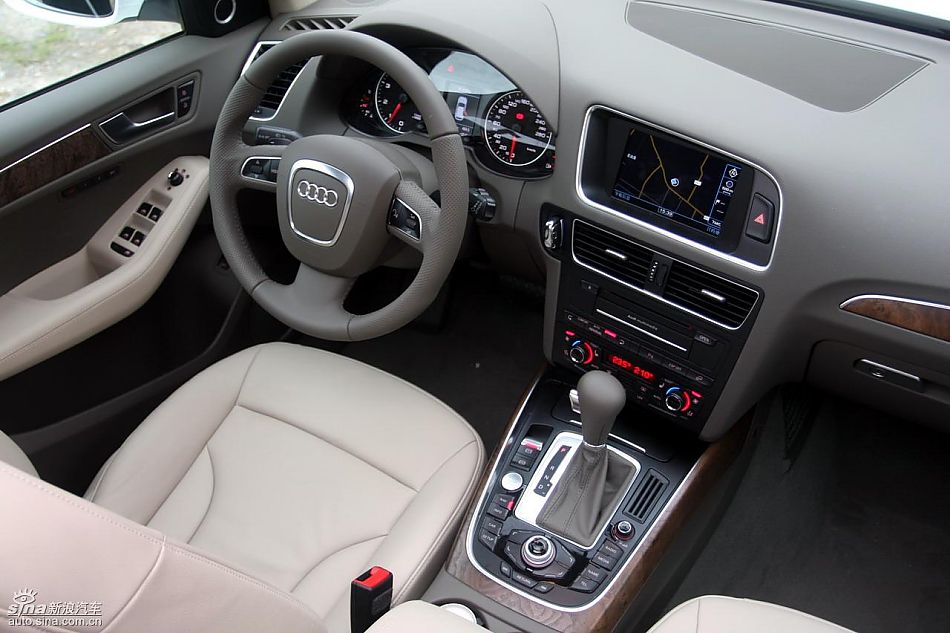 进口奥迪Q5内饰实拍图