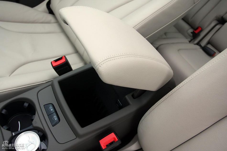 进口奥迪Q5内饰实拍图