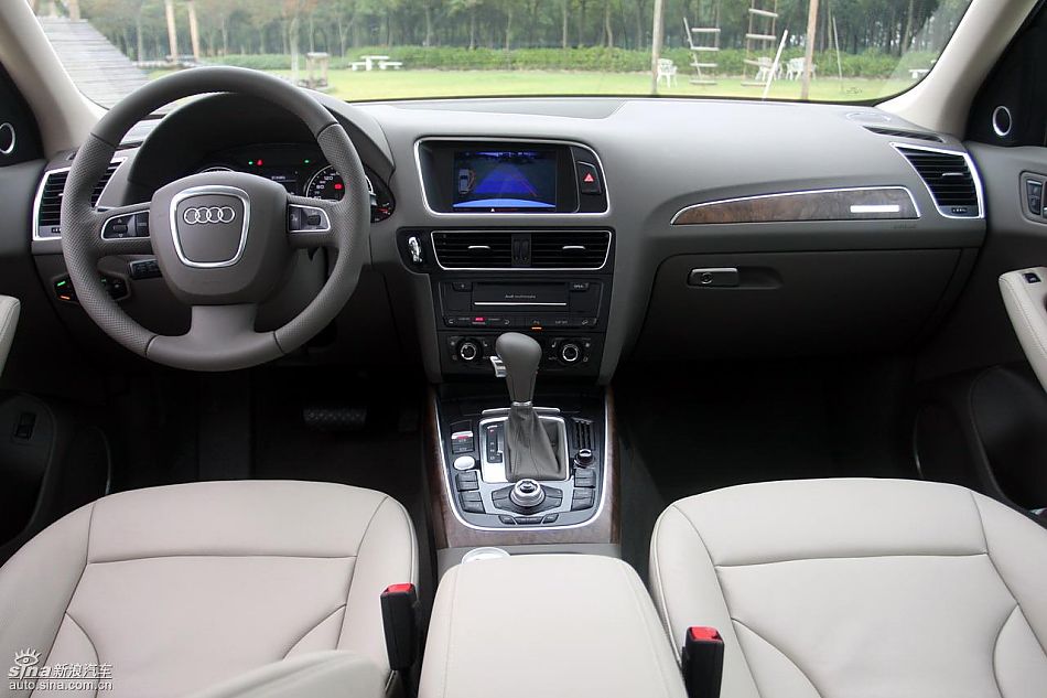 进口奥迪Q5内饰实拍图