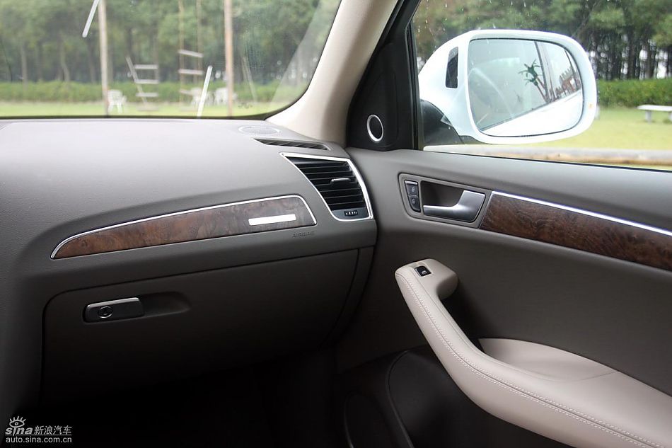 进口奥迪Q5内饰实拍图